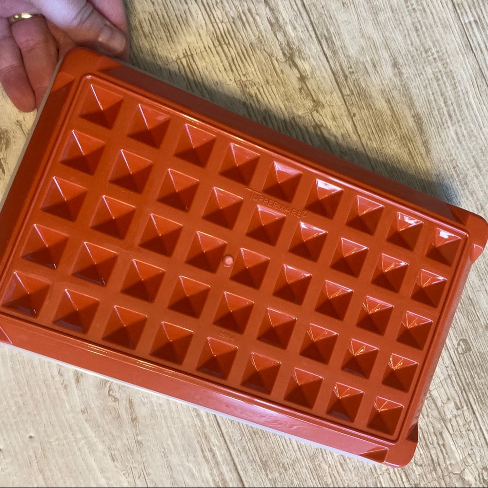 NEW VINTAGE Tupperware Storage Marinating Container - Picture 3 of 4